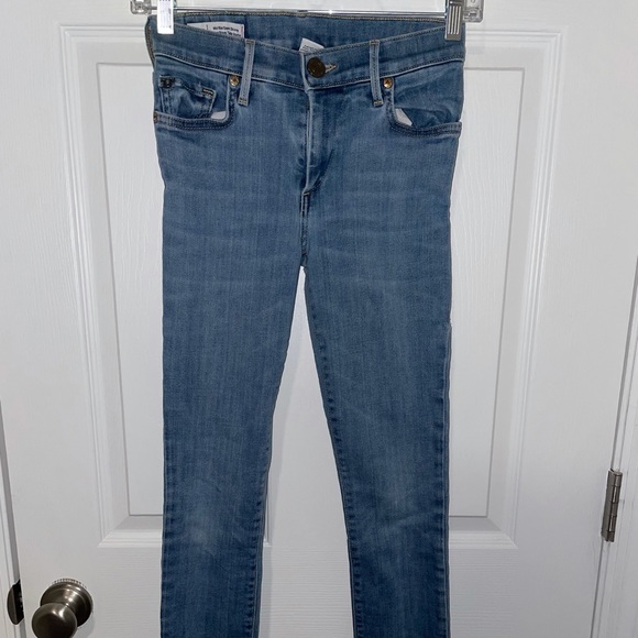 ****SOLD**** Women’s True Religion Mid Rise Jeans - Picture 2 of 7